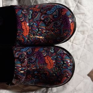 Slip resistant shoes